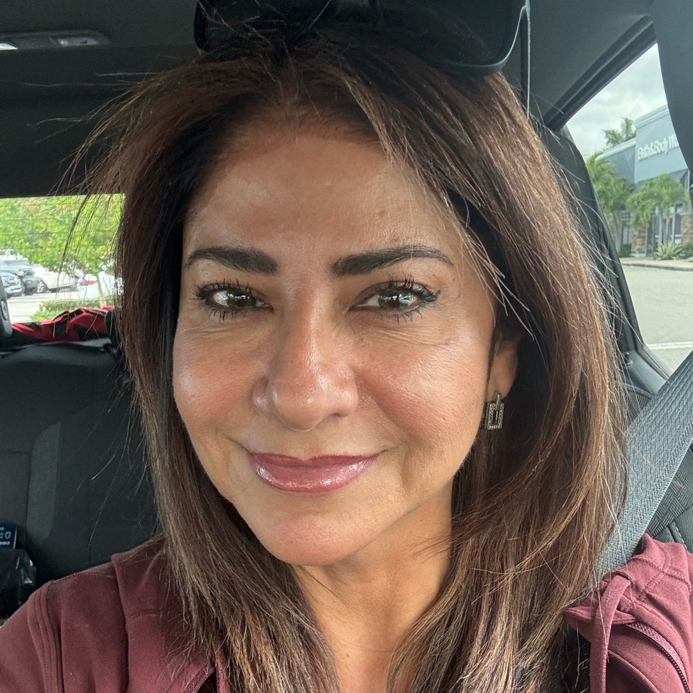 Meet your Posher, Maribel